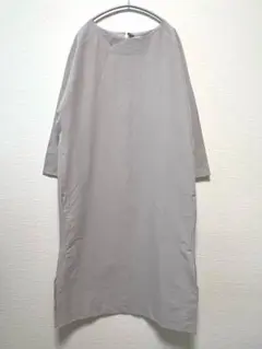 【タグ付き新品】　Tiara バックジップ ロングワンピース
