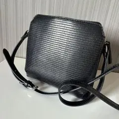 【美品】GU ブラック合成皮革ショルダーバッグ