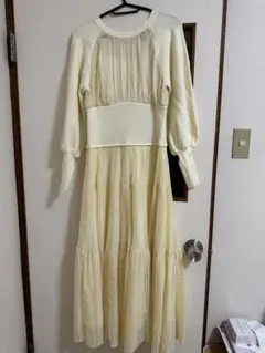 LI LI BROWN ロングニットワンピース クリーム色 長袖
