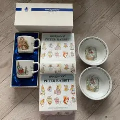 ピーターラビット Wedgwoodのプレート、コップセット！旧刻印　アンティーク