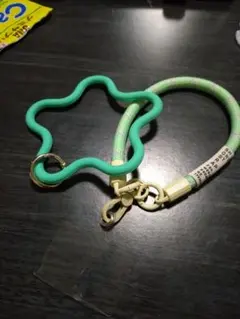 ラコレ　LAKOLE スマホストラップ　ミントグリーン