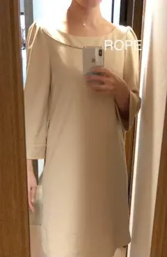 ロペ ワンピース ベージュ