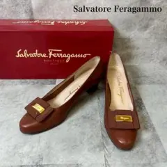 Salvetore Feragammo クラシック　リボンパンプス RG93