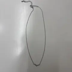 シルバー V字型 ネックレス ストーン付き