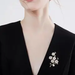 ブローチ　梅の花　アクセサリー　卒業式　入学式　パール　エレガント