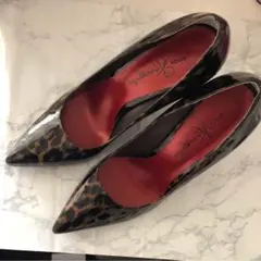 かねまつ エナメルレオパード パンプス