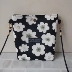 ハンドメイド ちょっとそこまでショルダー ポップフラワー 黒