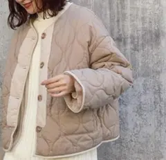 ホリデーアンドホリデー キルティングボアジャケット リバーシブル ベージュ