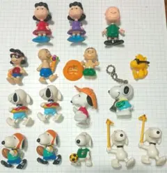 スヌーピー ガチャガチャフィギュアキーチェーンなど　13種16体セット