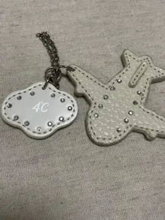 4°C 飛行機型チャーム ホワイト JAL