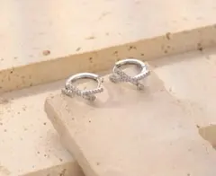 ピアス レディース スワロフスキーフープピアスクロス 中折れ キャッチレス