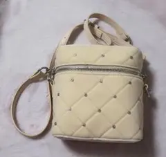 NICE CLAUP ビジューキルティングバニティショルダー バッグのサムネイル