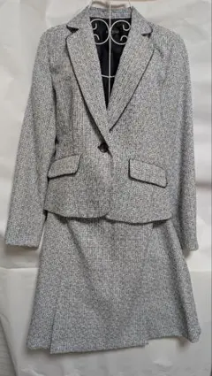 13AR グレー系ツイードスーツ