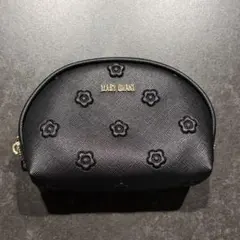 MARY QUANT エンボス ポーチ ブラック デイジー マリクワのサムネイル