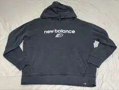 New Balance 黒　フード付きパーカー