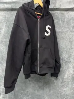 2026年最新】sロゴ supreme パーカーの人気アイテム - メルカリ