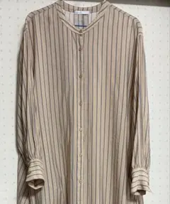 シャツ　長袖　ワンピース　バンドカラー　ベージュ　系　ストライプ柄