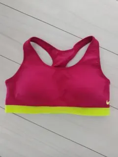 Nike Dri-FIT スポーツブラ