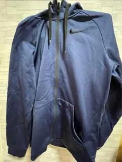 ★NIKE★ネイビー／パーカー／Mサイズ