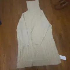 新品タグ付きオフホワイト ケーブルニット ハイネックーワンピース
