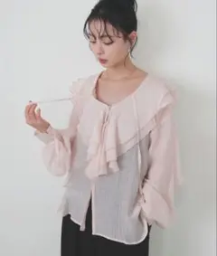 LIAN シアーラッフルブラウスのサムネイル