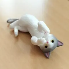 【ガチャ】うちの猫 その3 グレーシロ すりすり ねこ フィギュア 白とグレー