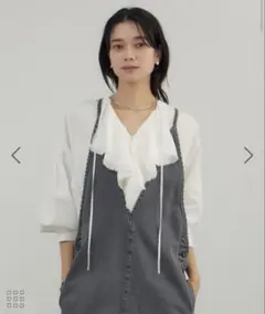 salonadametrope フリルブラウスのサムネイル