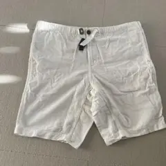 ホワイトショートパンツ ストライプデザイン