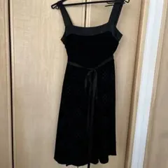 ブルーレーベル　黒のチェック柄ノースリーブワンピース