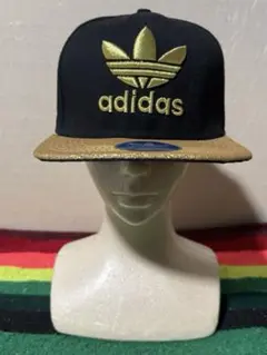 極美品 レアカラー adidas ベースボール キャップ ブラック ゴールド