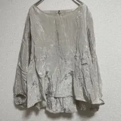 un dix cors 日本製 クラッシュサテンブラウス F ベージュ 光沢のサムネイル