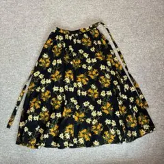 シュガー　花柄　フレアスカート 黒　黄色と白　ミモザ　M 綿 裏地とポケットあり