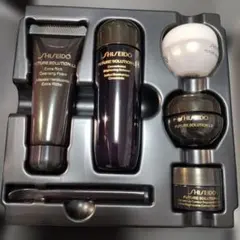 SHISEIDO FUTURE SOLUTION LX トライアルセットのサムネイル