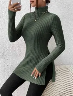 オリーブグリーン リブ編み タートルネック ニット