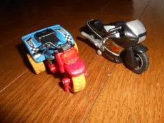 ハローキティ F1 レーシングカー ストラップ - メルカリ