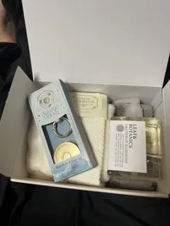 Afternoon Tea ギフトボックス　マルチバーム　ハンドソープ　タオル