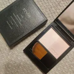 エトヴォス ミネラルプレストチーク ミュートペール