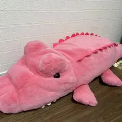 ピンクのワニ型ぬいぐるみ 大きめ