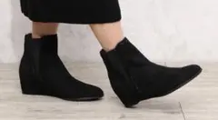 インヒールサイドゴアショートブーツ （ブラックスエード）