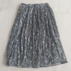 ダークグリーン フローラル プリーツスカート　GU　ジーユー　フラワー　花柄