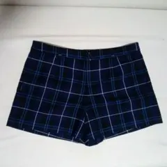 [美品]ユニクロ　ネイビーとホワイトのチェック柄ショートパンツ