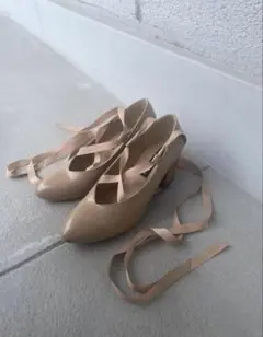balcony and bed レースアップ　パンプスのサムネイル