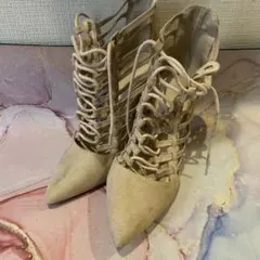 ベージュ レースアップ ポインテッドトゥ ブーティ