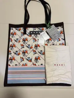 ［新品タグ付き］MARNI MARKET フラワー柄　バンダナトートのサムネイル