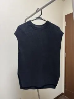 UNIQLO ノースリーブニット ダークネイビー