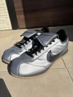 【美品】NIKE スニーカー シルバー 72 27cm