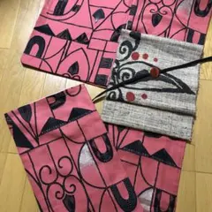 SALE❤️アンティーク　正絹小紋　赤紅色に幾何学の面白柄