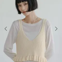 クリーム色リブ編みニットベスト