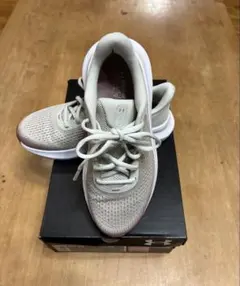 UNDER ARMOUR ランニングシューズ 24.0cm美品