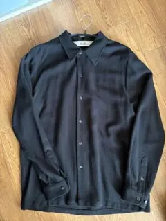 Séfr 黒 長袖シャツ バックプリーツ